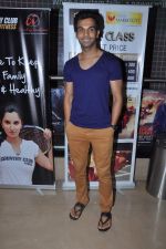 Raj Kumar Yadav at Sixteen film premiere in Mumbai on 10th July 2013 (61).JPG